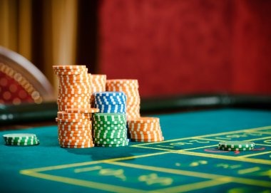 berkah Qiu Qiu table selection screen showing multiple bet ranges and player counts